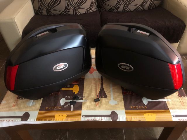 Maletas Laterales Givi V35