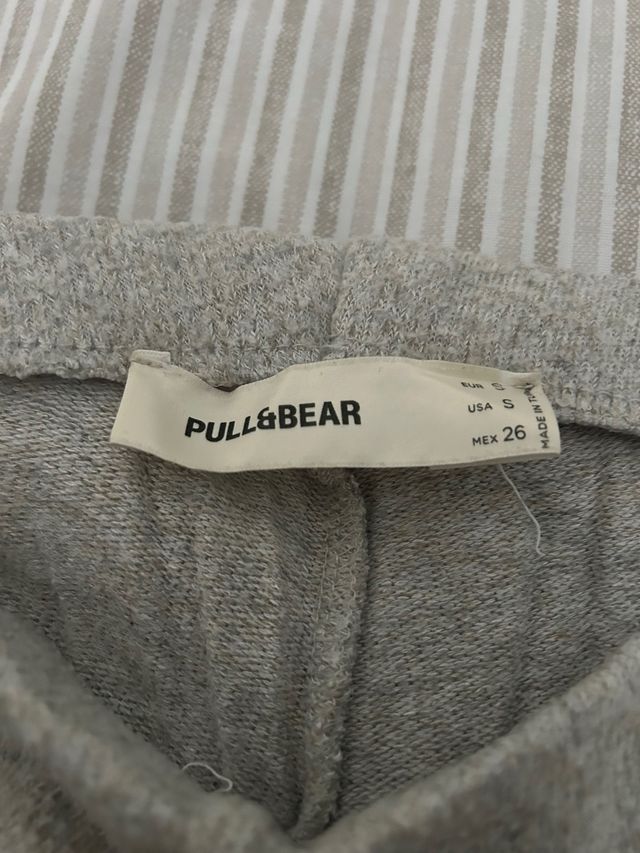 Pantalón Pull&Bear gris