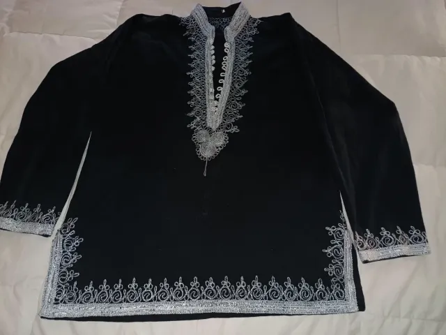 Camisa Marroquí Bordada Negra y Plateada