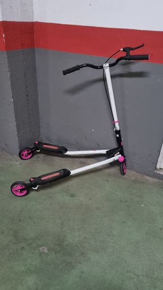 Patinete Fliker Scooter movimiento lateral