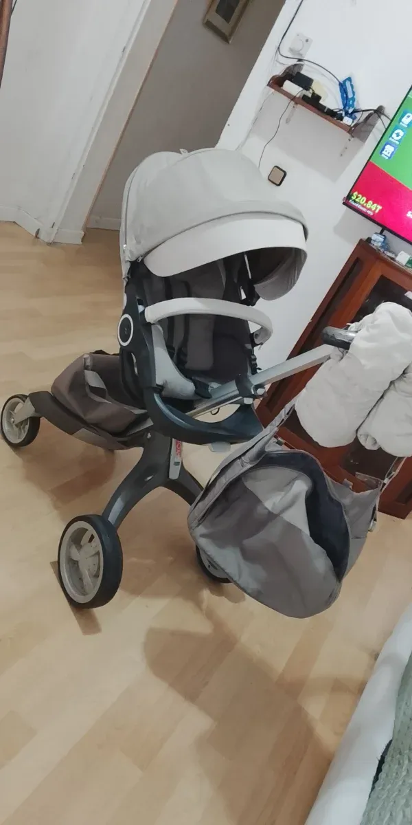 Carro de bebé beige