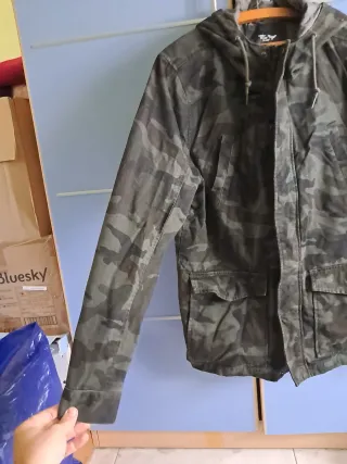 Abrigo Camuflaje Primark Talla M