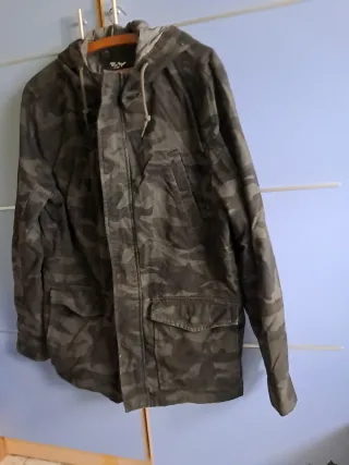 Abrigo Camuflaje Primark Talla M
