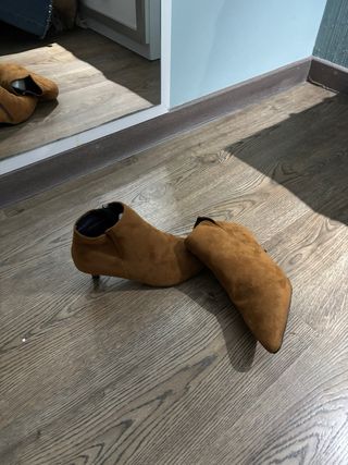 Botines tacón marrón