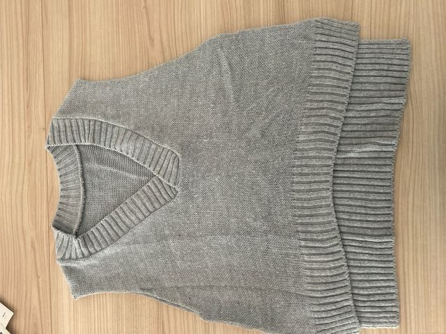 Chaleco de lana gris