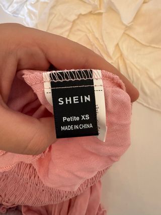 Falda corta con volantes y cintura elástica