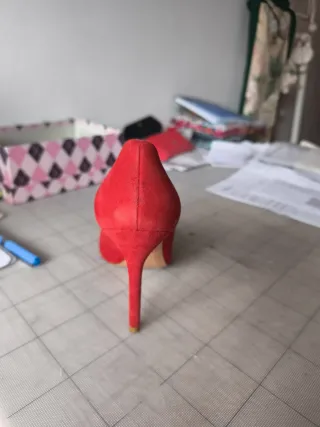 Zapatos de tacón aguja rojos Stuart Weitzman