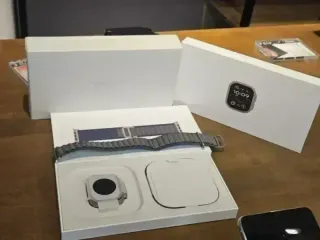 APPLE WATCH ULTRA 2 49MM TITANIUM 98% BAT