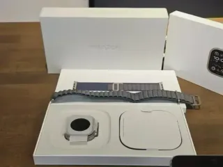 APPLE WATCH ULTRA 2 49MM TITANIUM 98% BAT