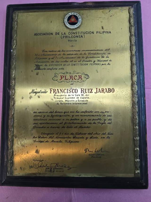 Placa Conmemorativa Asociación de la Constitución