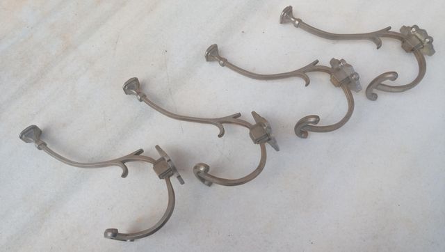 Appendiabiti antico modernista in ottone con finitura argento invecchiato