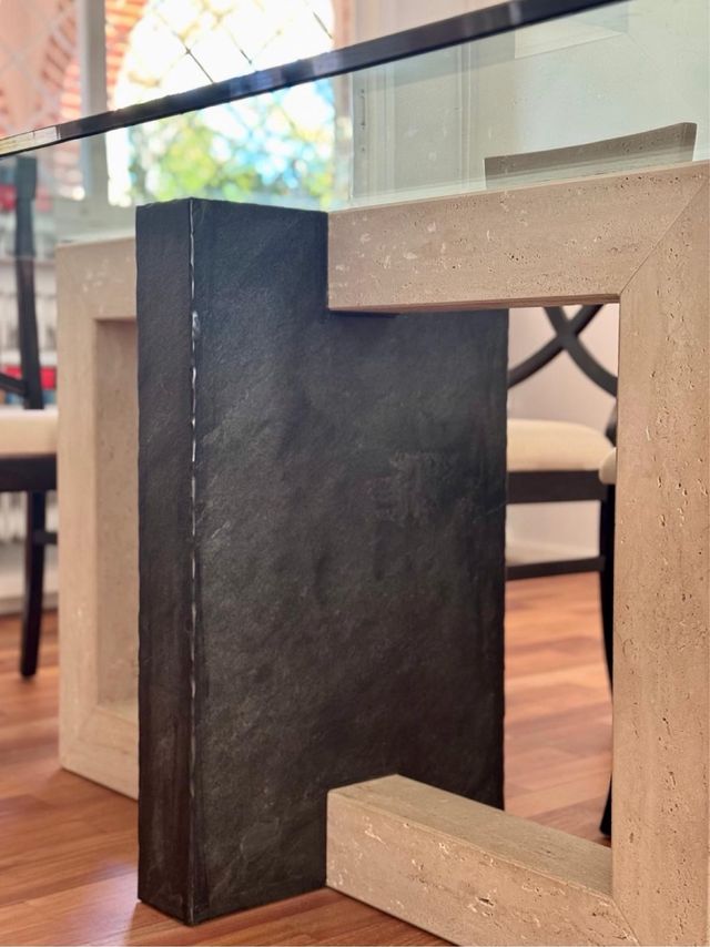 Mesa de comedor diseño cristal y piedra