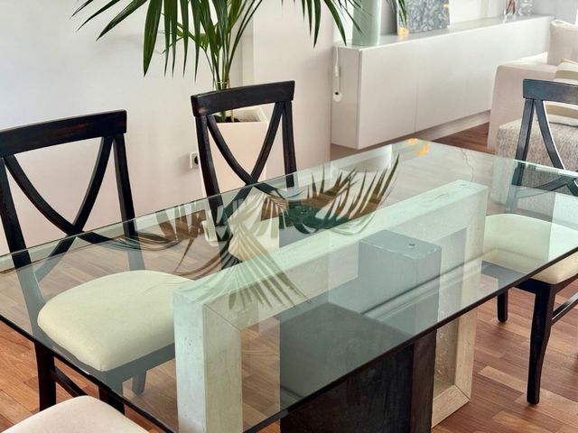 Mesa de comedor diseño cristal y piedra