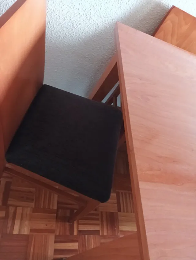 Mueble de salón más mesa de comedor con 6 sillas.