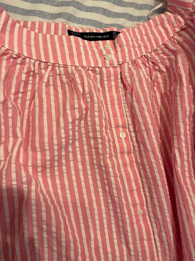 Vestido corto de rayas rosa y blanco