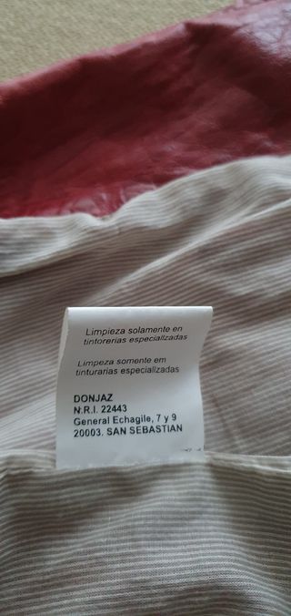 Cazadora de piel roja