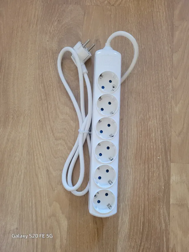 Regleta 6 enchufes blanca