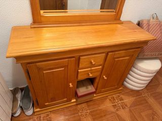 Recibidor de pino con espejo