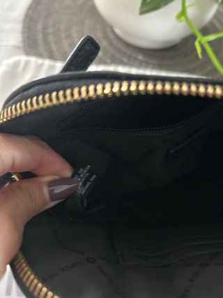 Bolso Michael Kors Negro con Tachuelas Doradas