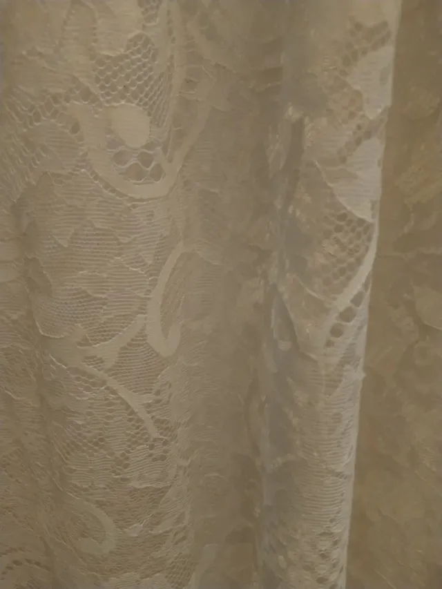 Elegantes cortinas antiguas verde y marrón