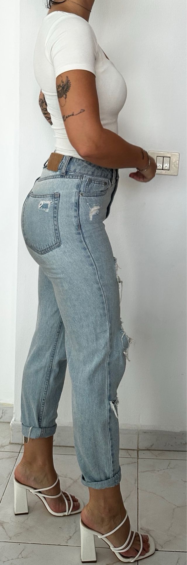 Jeans rotos tiro alto mujer