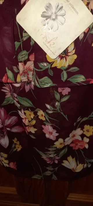 Blusa Bershka floral manga volantes