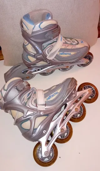 Patines en línea plateados y azules n 38