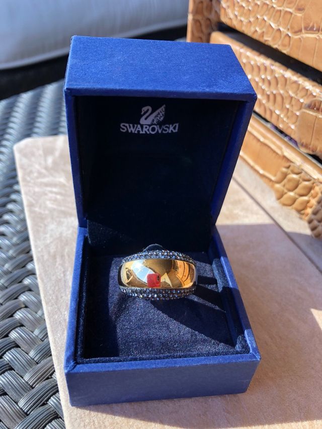 Anillo Swarovski Dorado y Negro