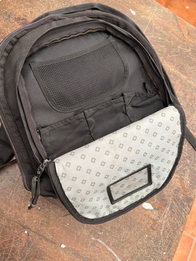 Mochila Trekking Negra Samsonite