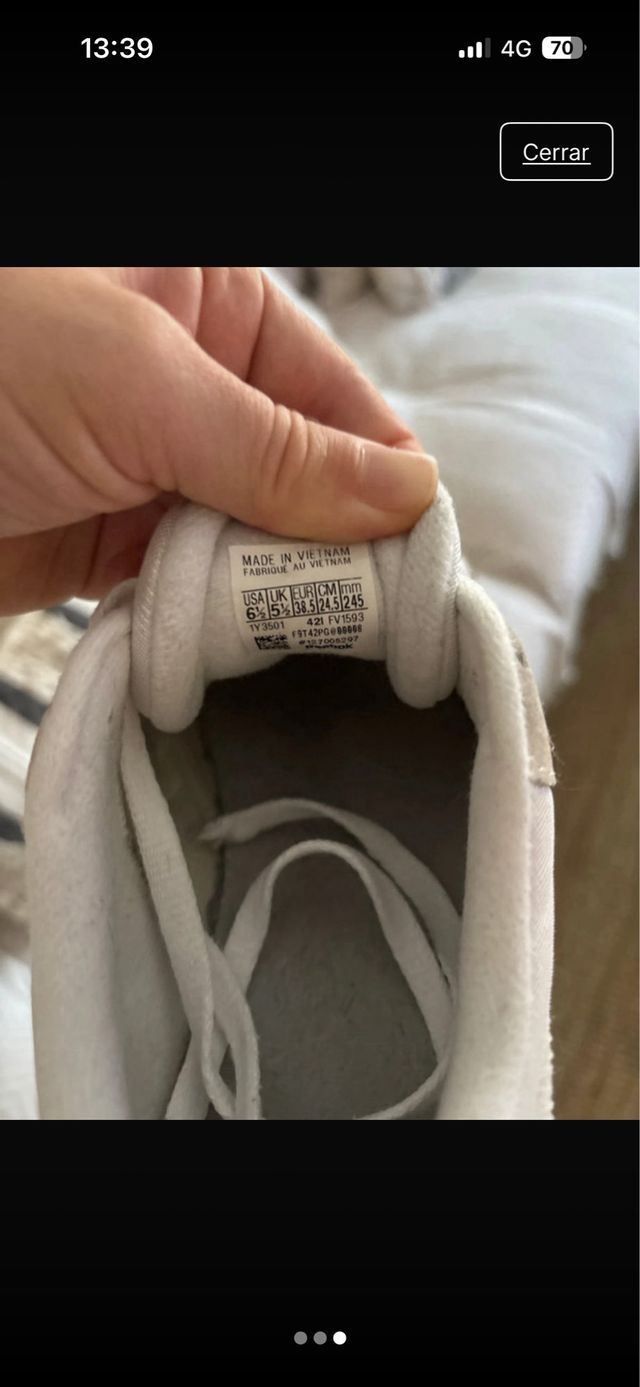 Zapatillas Reebok Clásicas Beige y Blancas