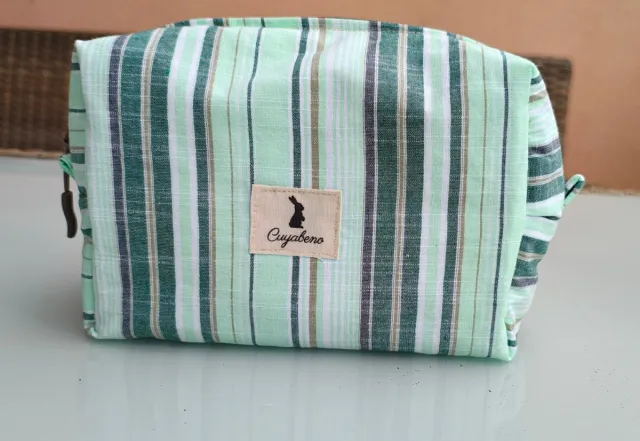 Neceser acolchado rayas verdes y blancas
