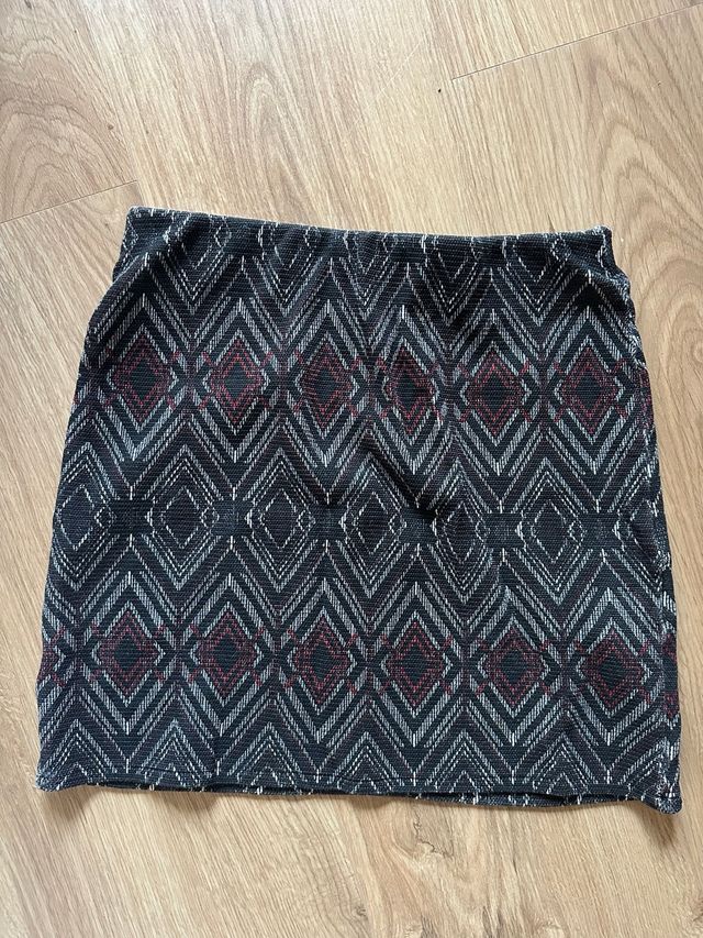 Falda Pull&Bear geométrica