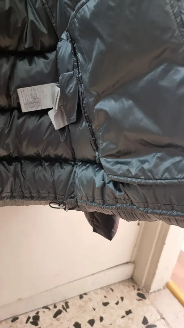 Piumino Colmar donna nero con cappuccio