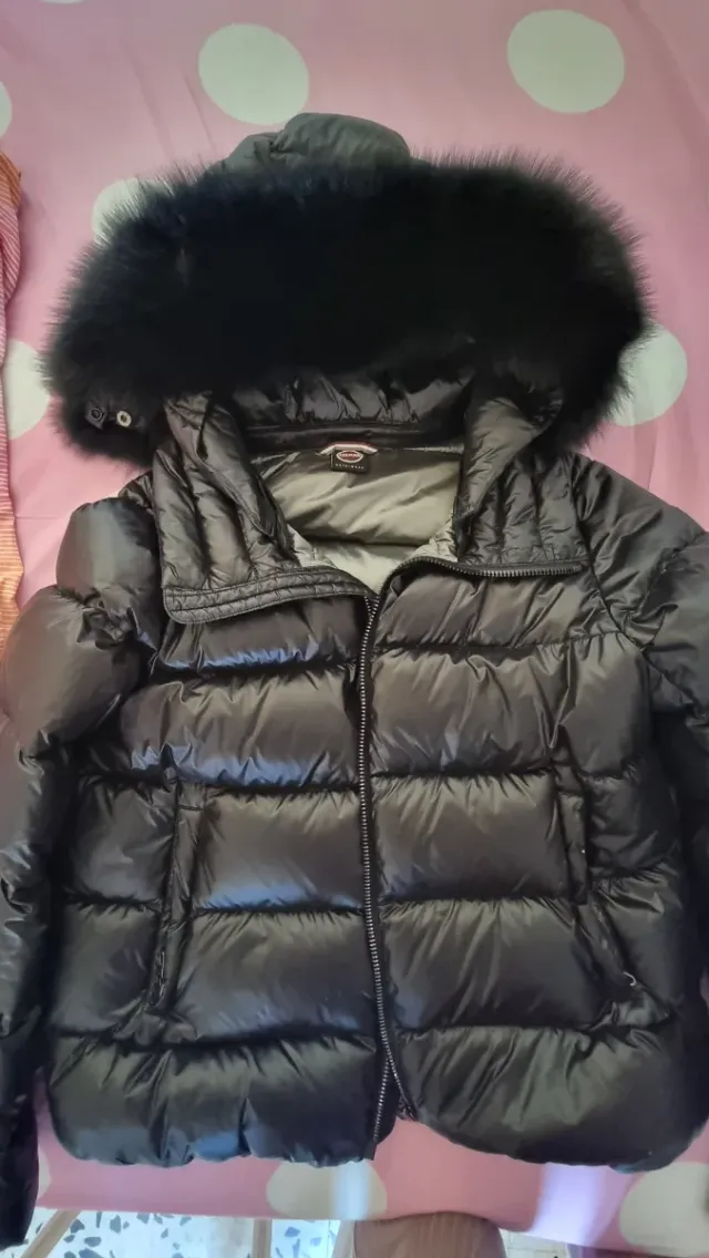 Piumino Colmar donna nero con cappuccio