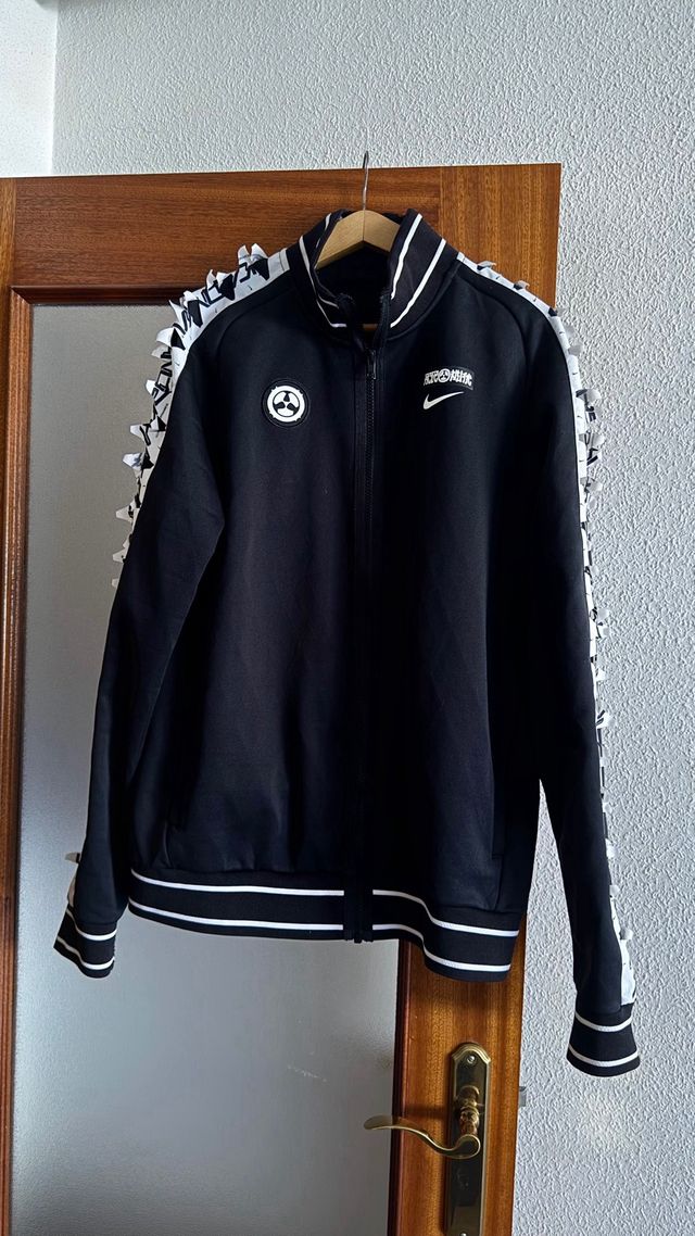 Chaqueta Nike x ACRONYM Negra y Blanca