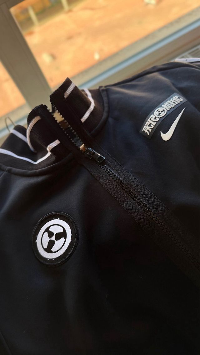 Chaqueta Nike x ACRONYM Negra y Blanca