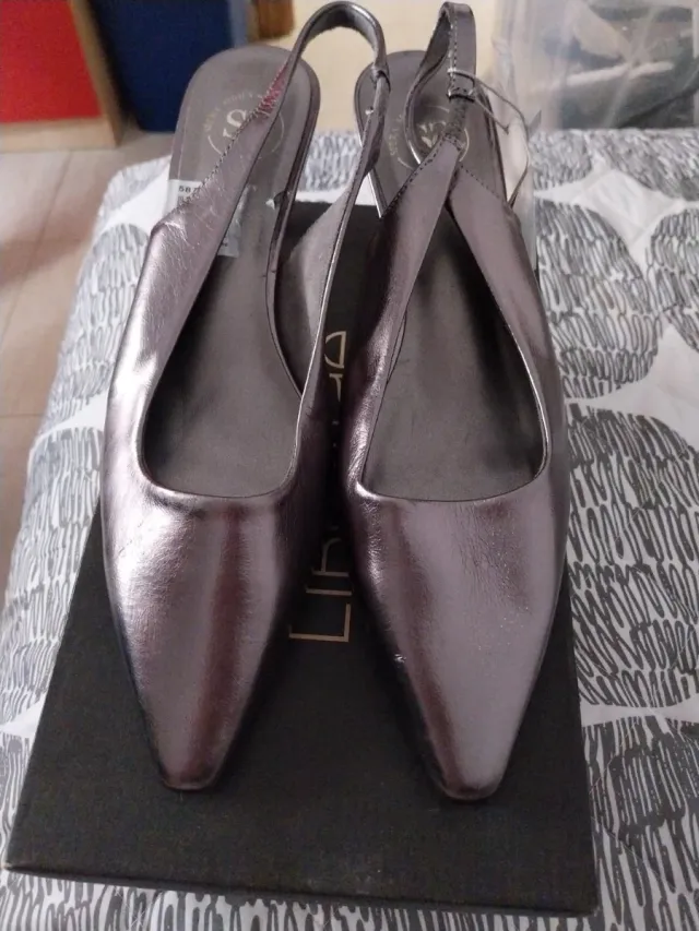 Sandalias plateadas mujer