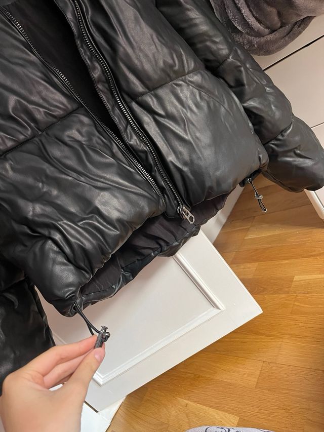 Chaqueta Puffy Cuero Mujer Bershka Negra