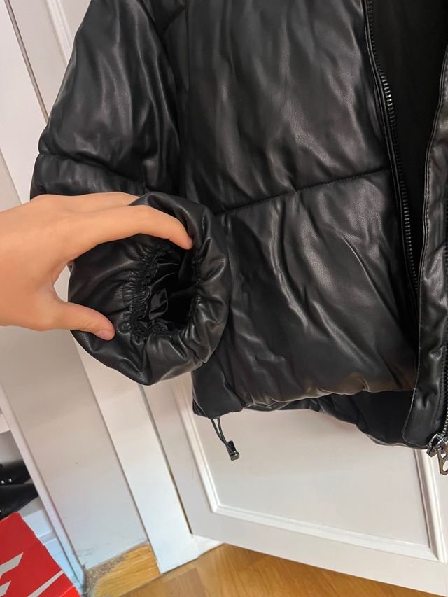 Chaqueta Puffy Cuero Mujer Bershka Negra