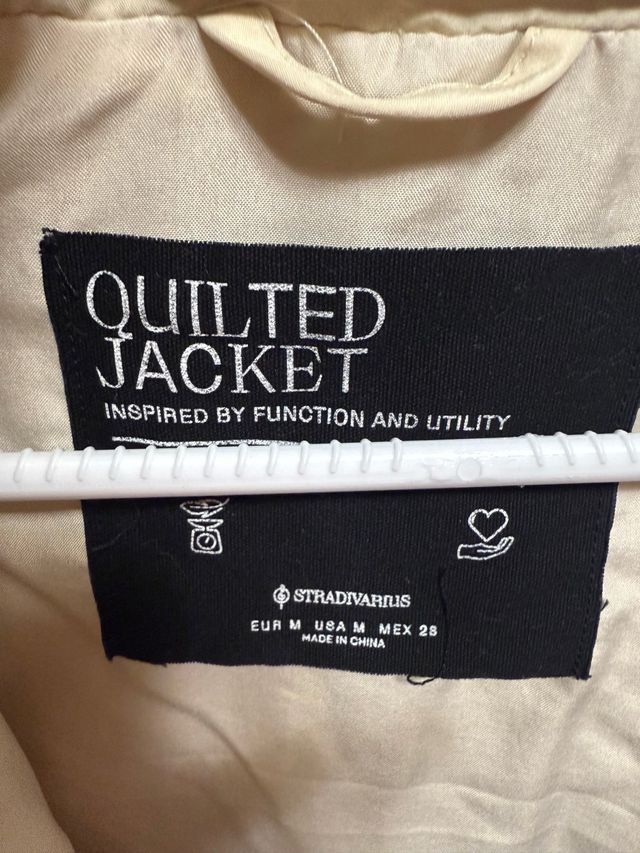 Chaleco acolchado beige Stradivarius Talla M