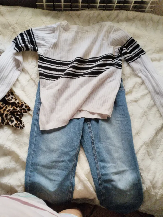 Conjunto vaqueros y jersey rayas