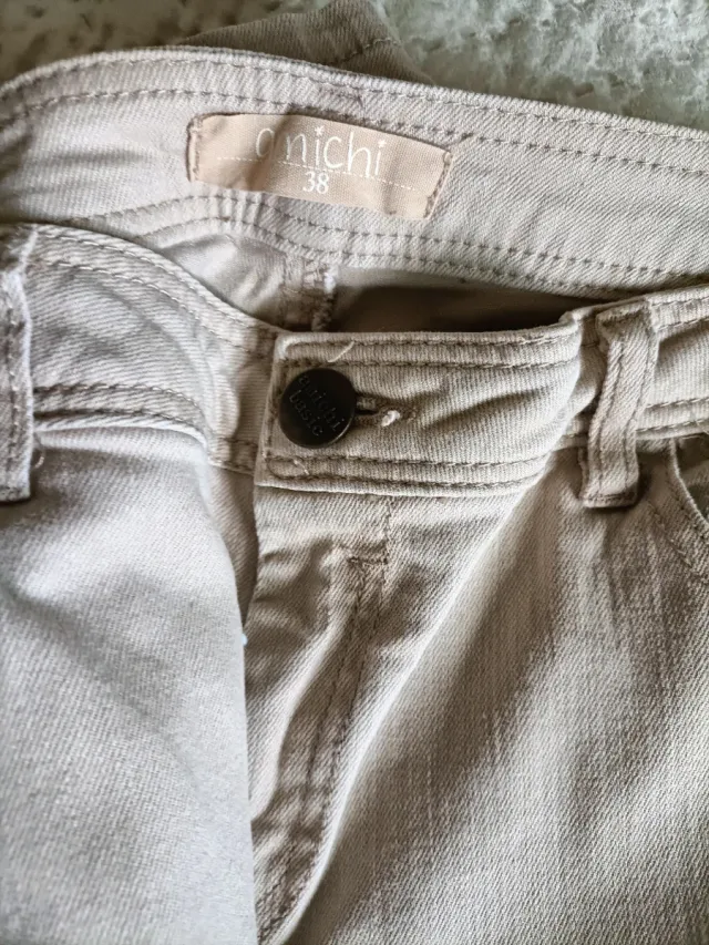 Pantalón beige Amichi talla 38