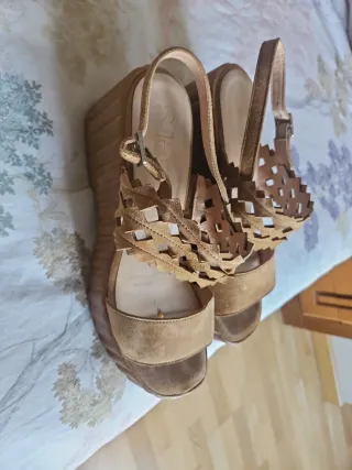 Sandalias Wonders Marrón Cuña Gel