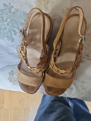 Sandalias Wonders Marrón Cuña Gel