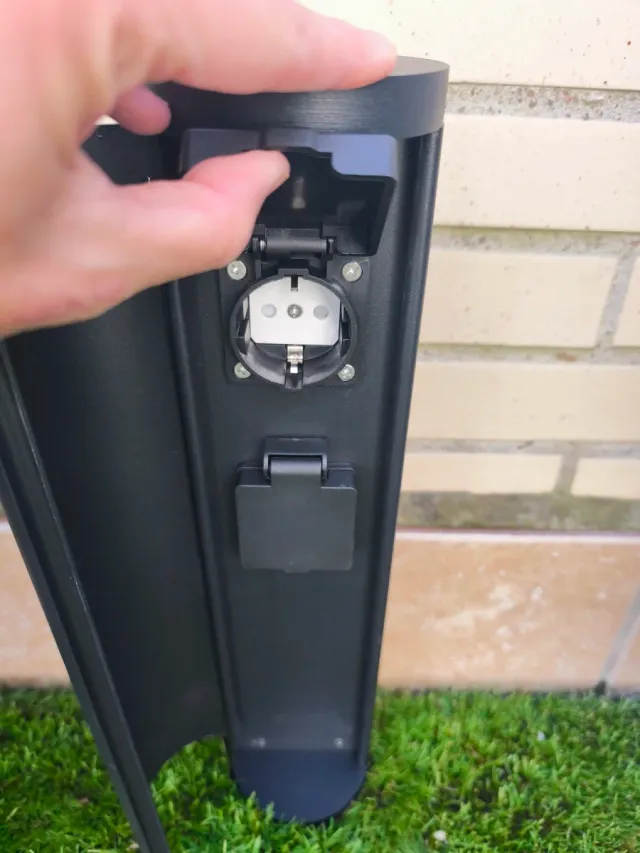 Columna exterior jardín 2 tomas NUEVA