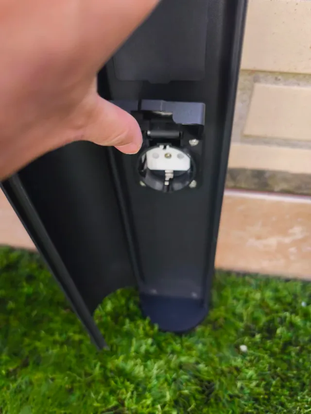 Columna exterior jardín 2 tomas NUEVA