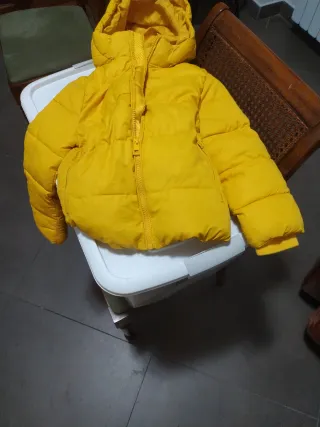 Giubbotto pesante giallo bambino 4/5 anni