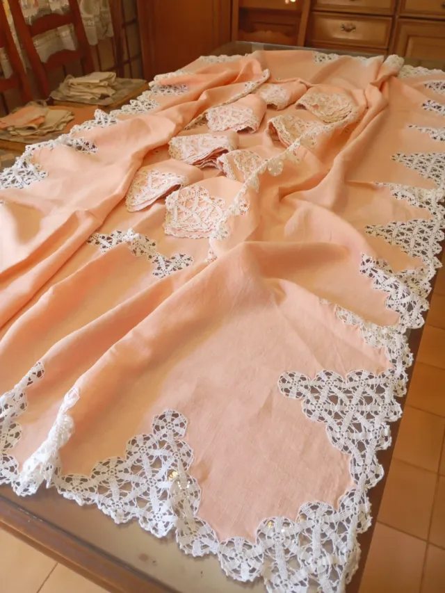 Mantelería de  clarito