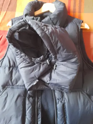 Chaleco invierno Green Coast azul con capucha