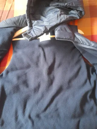 Chaleco invierno Green Coast azul con capucha